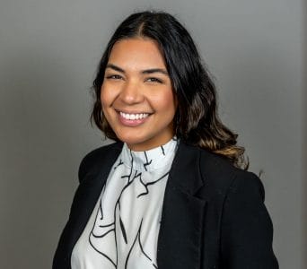 Andressa Professional Headshot
