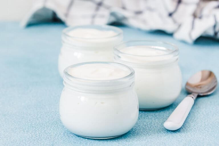 3 pots of velvety yogurt